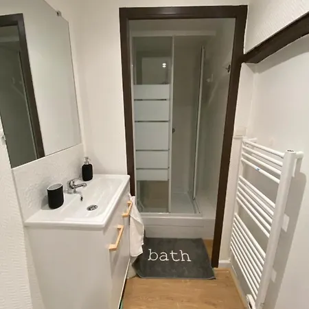 Le Bassam, Proche Aeroport Apartment Tille Exterior photo